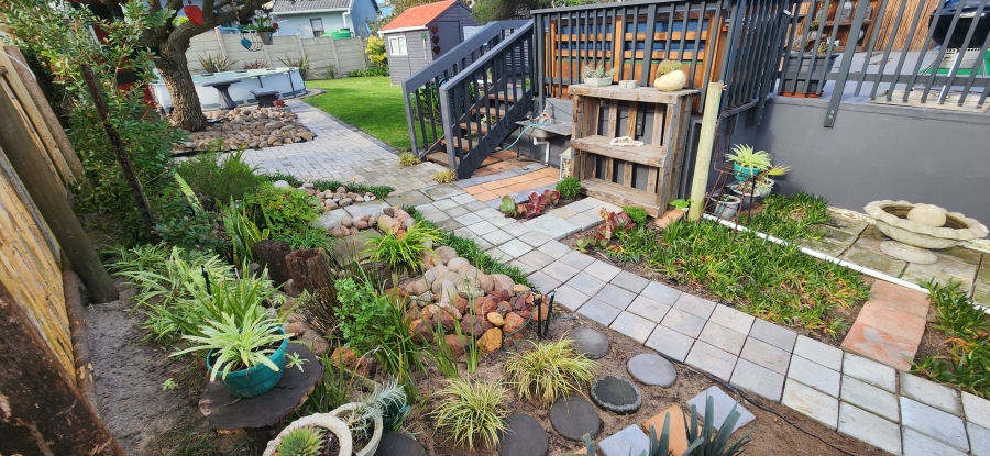 4 Bedroom Property for Sale in Dana Bay Western Cape